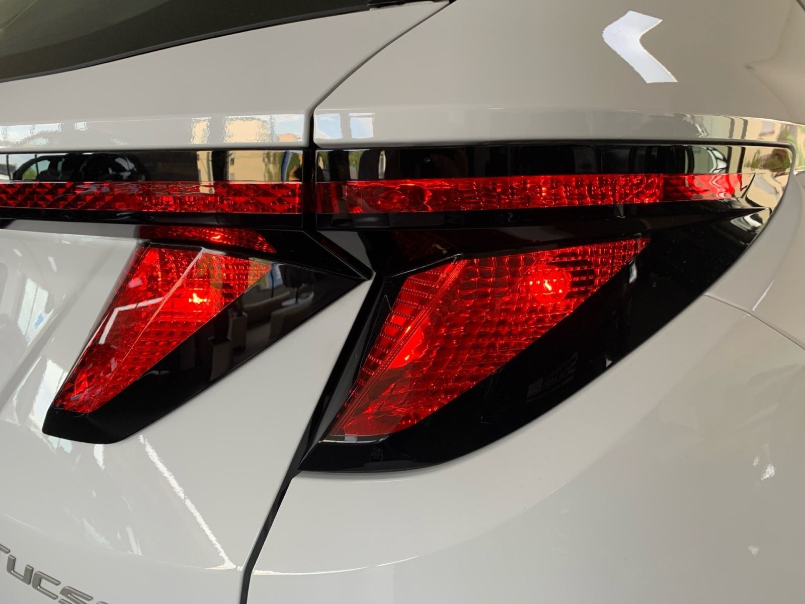 Fahrzeugabbildung Hyundai TUCSON 1.6 T-GDI 7-DCT Select Navi LED