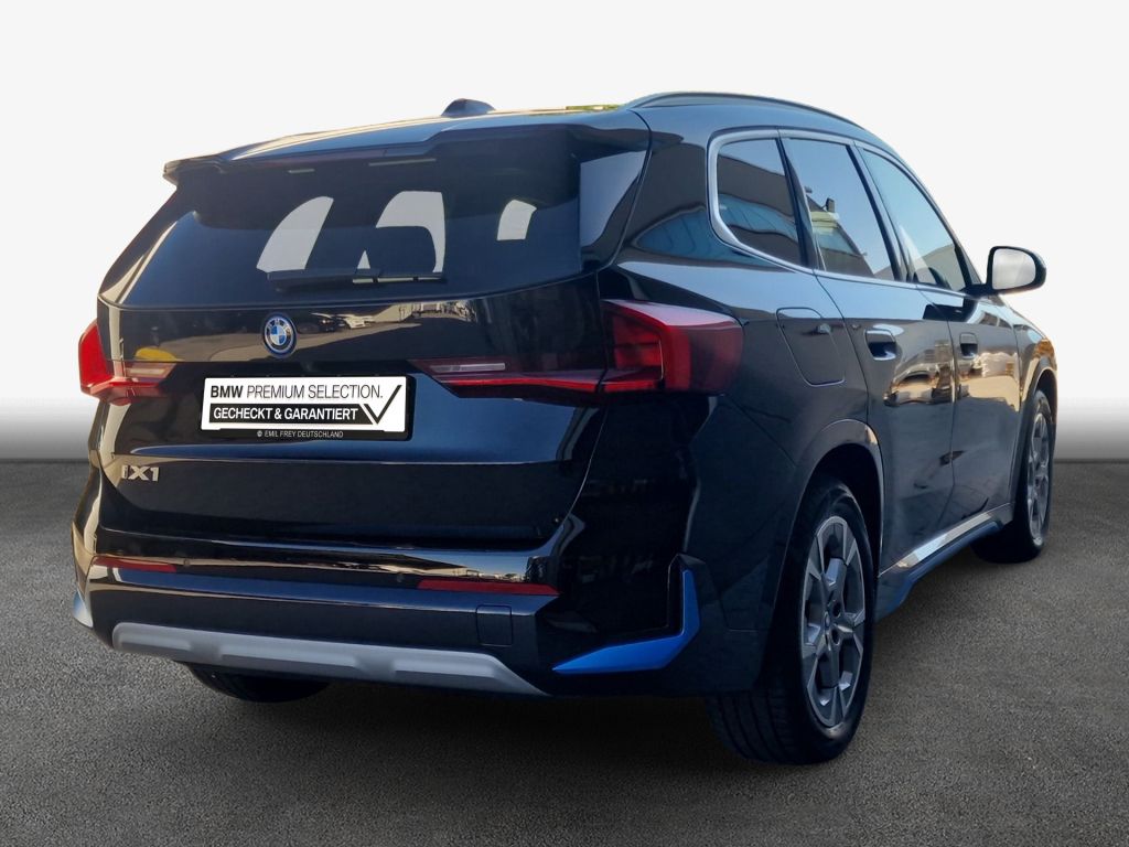 BMW iX1 xDrive30 xLine AHK Lenkrad- und Sitzheizung foto 2