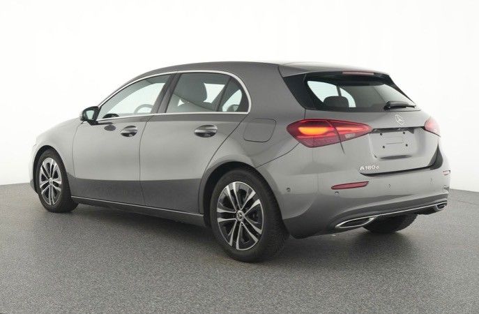 Mercedes-Benz A180 d BusineLie PRO WIDESC LED 360KAM MBUX MOPF foto 4