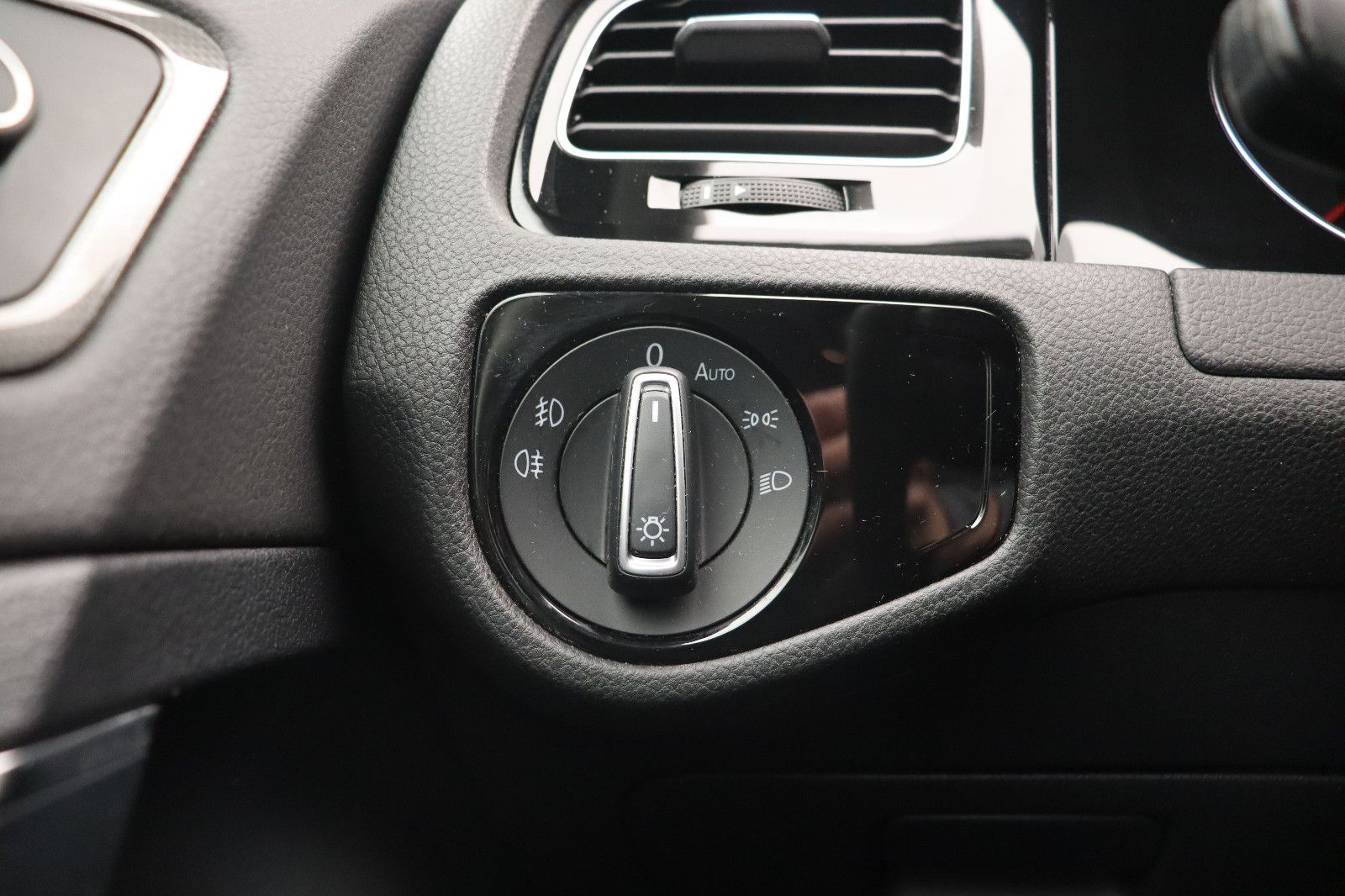 Fahrzeugabbildung Volkswagen Golf VII 1.0 Lim. Join