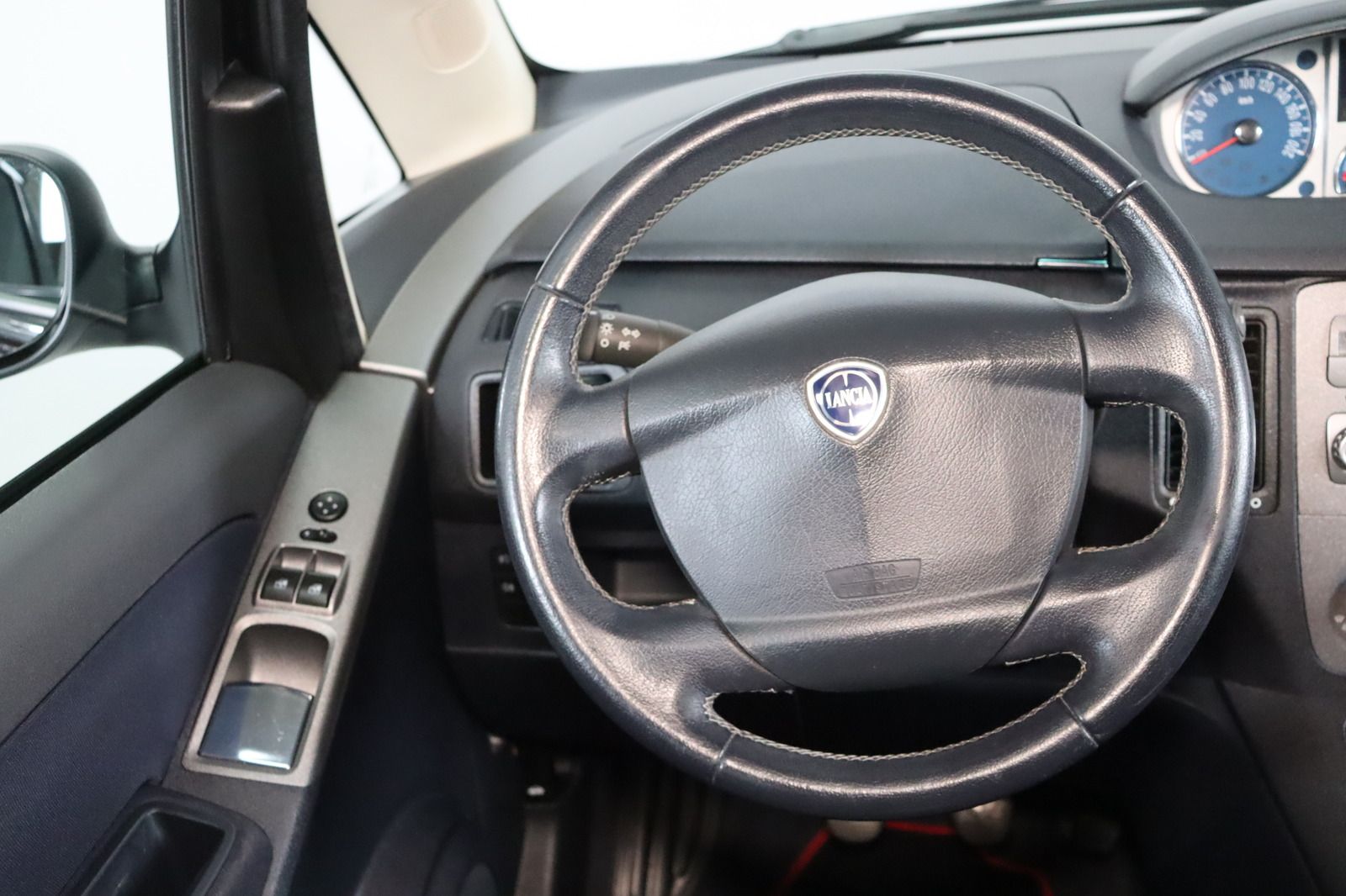 Fahrzeugabbildung Lancia Musa oRo 1.4 16V Edizione