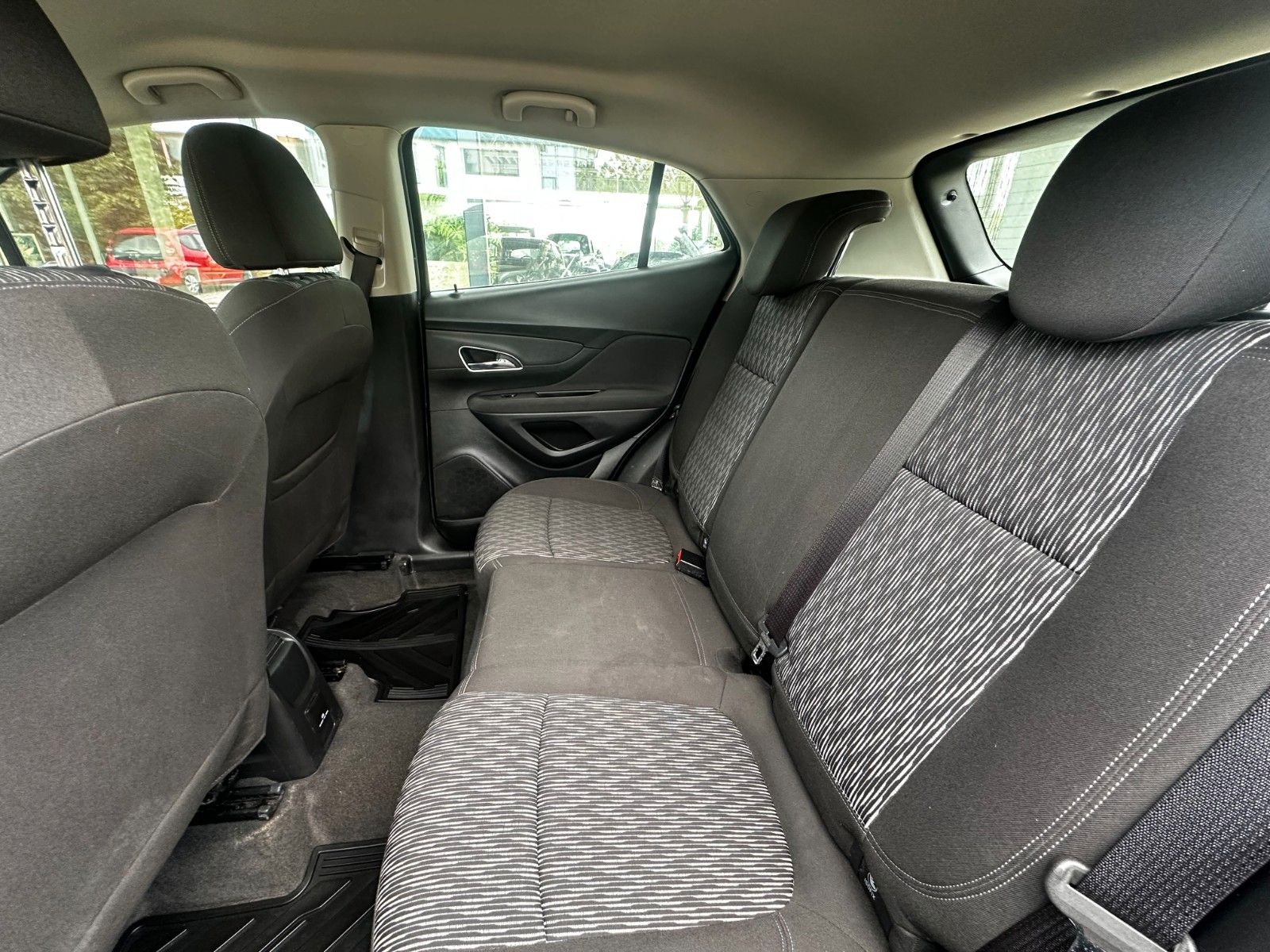 Fahrzeugabbildung Opel Mokka Edition ecoFlex