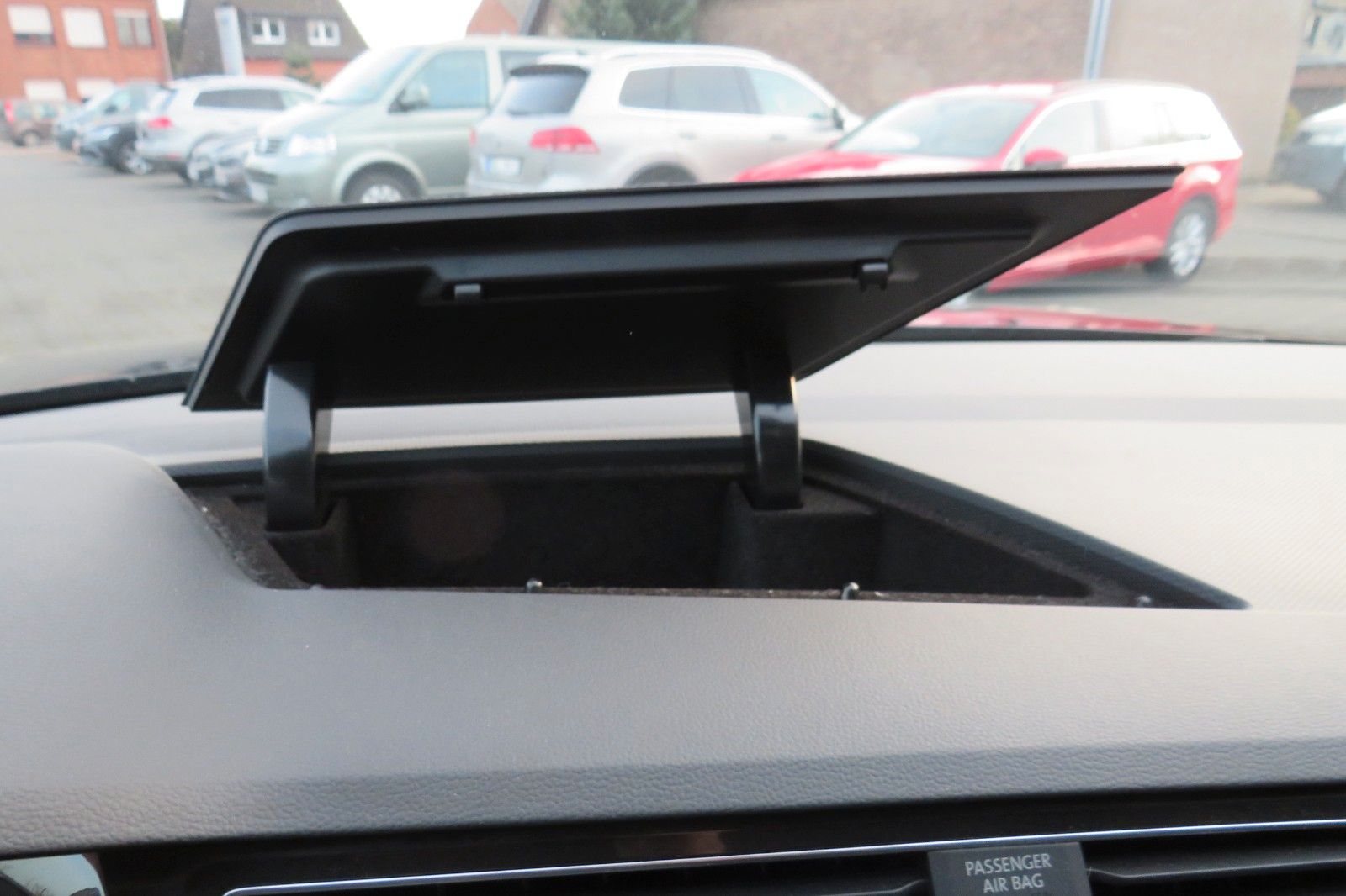 Fahrzeugabbildung Volkswagen Tiguan Life TDI DSG AHK NAVI KAMERA LED ACC GJ