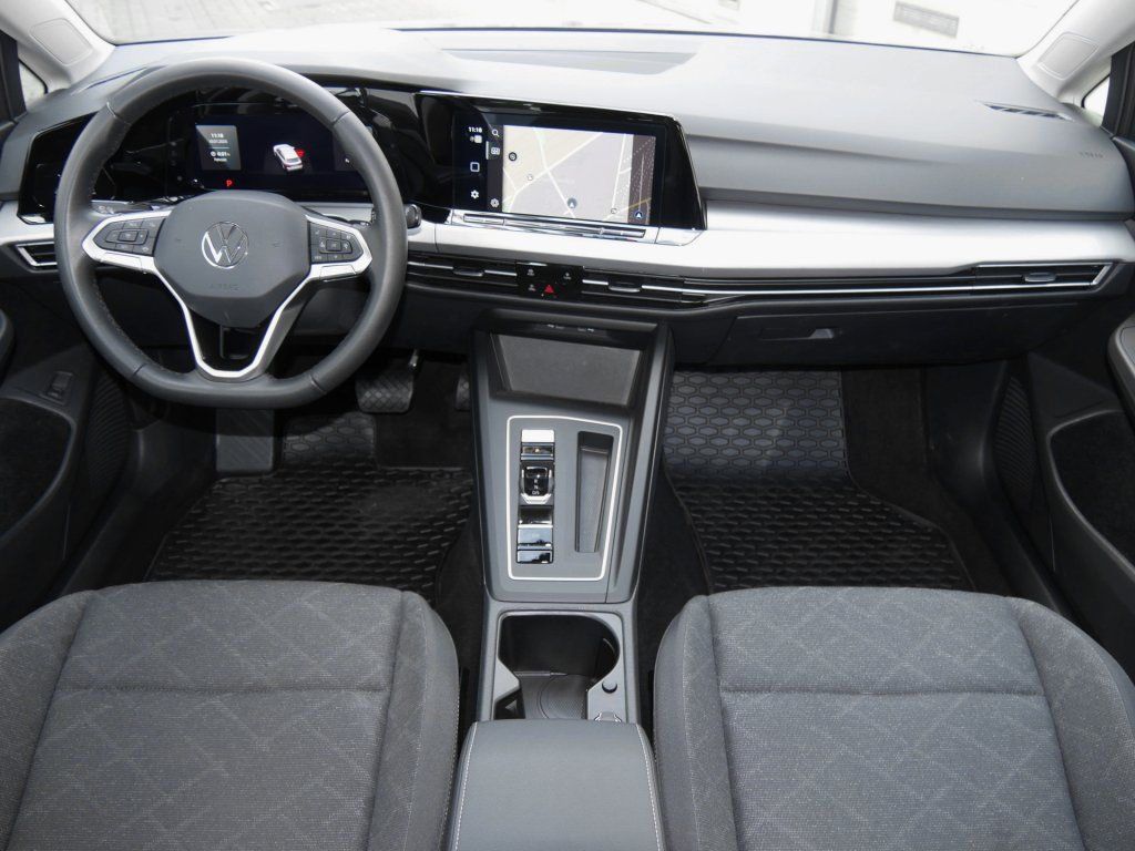 Fahrzeugabbildung Volkswagen Golf Variant 1.0 eTSI Life Keyless SHZ AppConnec