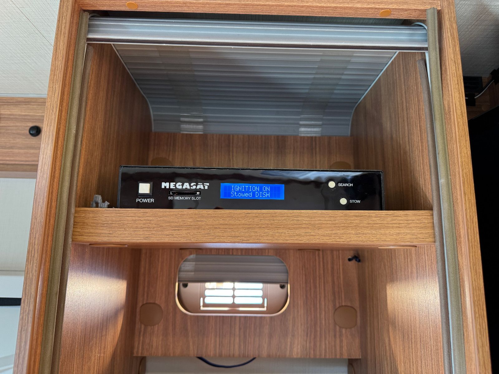 Fahrzeugabbildung Carado T 334 FIAT DUCATO AUTOMATIK SOLAR TV SAT AHK CAM