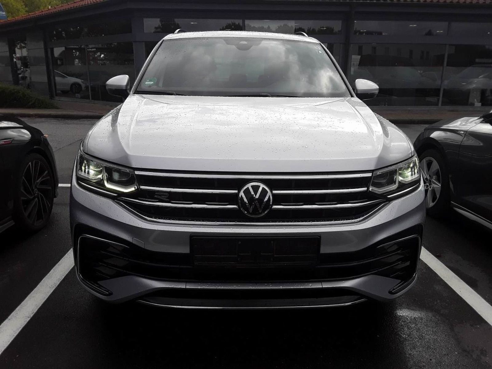 Volkswagen Tiguan R-Line eHybrid *PANO*CAM*PDC*LED*NAVI* imagem 2