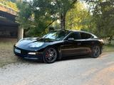 Porsche PORSCHE Panamera 3.0 Diesel Garagenauto 8-... - Porsche Panamera mit Diesel-Antrieb: Limousine, 3.0
