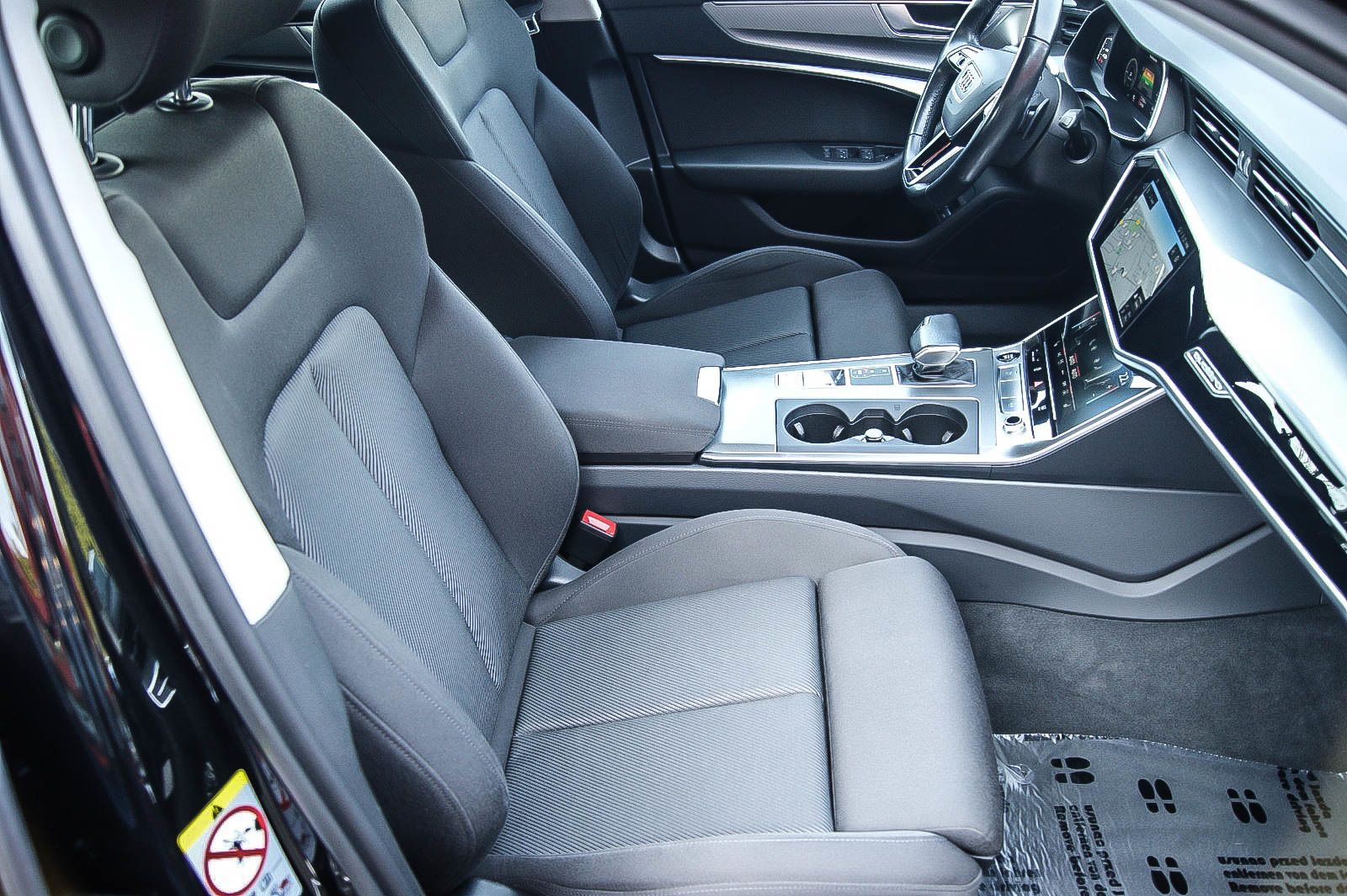 Fahrzeugabbildung Audi A6 Avant 50 TFSI e quattro S-LINE MATRIX ANHZV