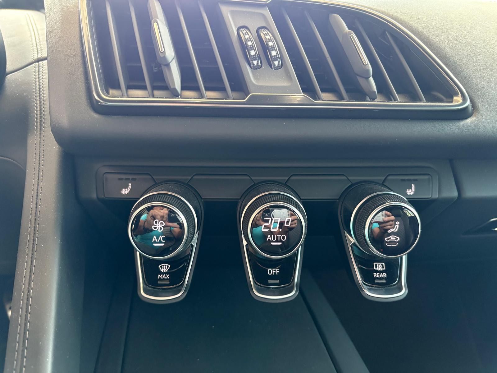 Fahrzeugabbildung Audi R8 Coupe 5.2 FSI quattro/erst 19800 km
