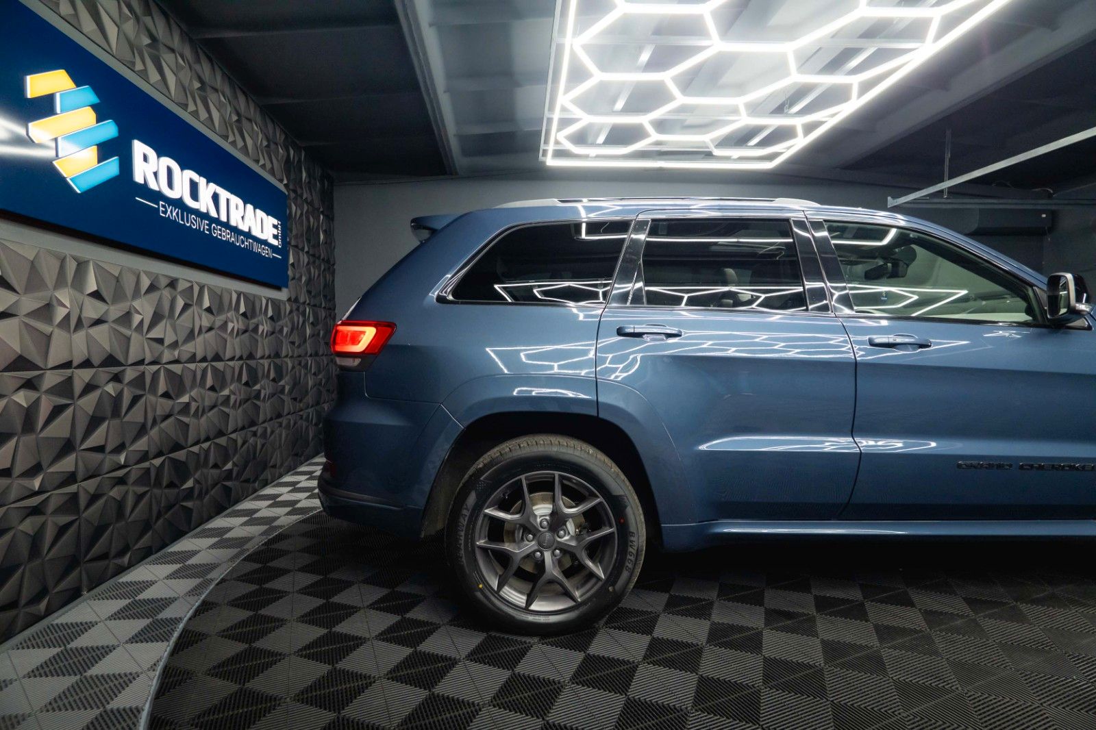 Fahrzeugabbildung Jeep Grand Cherokee 3.6 4x4 LIMITED X *Pano*LED*19%*