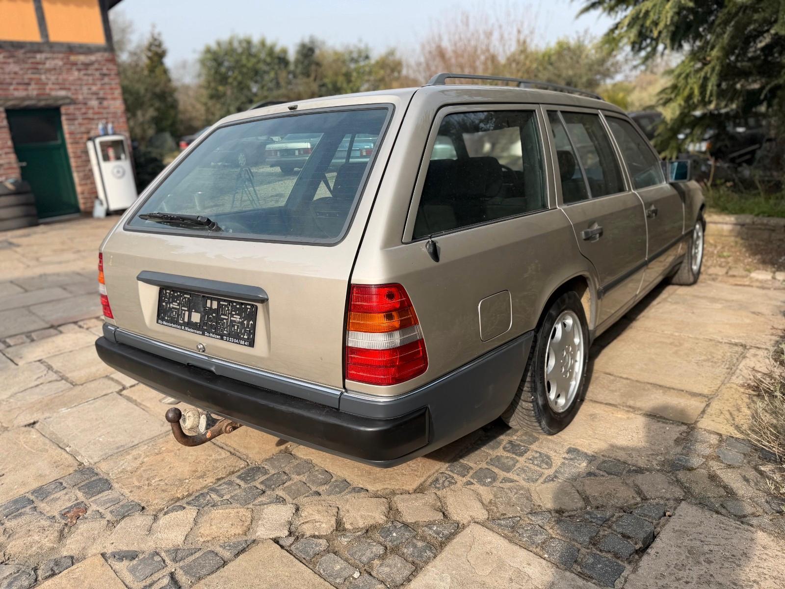 MERCEDES-BENZ 300 TD W124 109 CH BVA - 2ème MAIN - TOIT OUVRANT - 88000 km