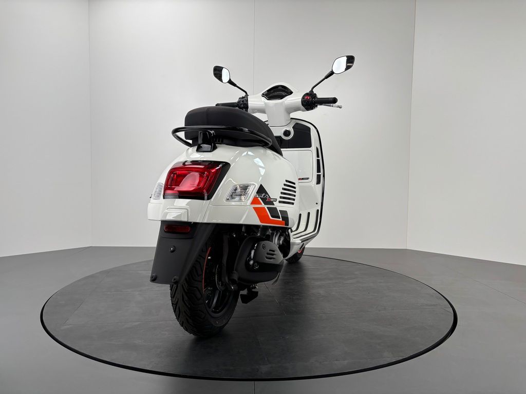 Fahrzeugabbildung Vespa GTS 310 SuperSport E5+ *NEUFAHRZEUG