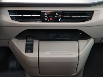 Volkswagen T7 Multivan Edition 1.5 TSI 7-Sitzer Navi SITZHZ