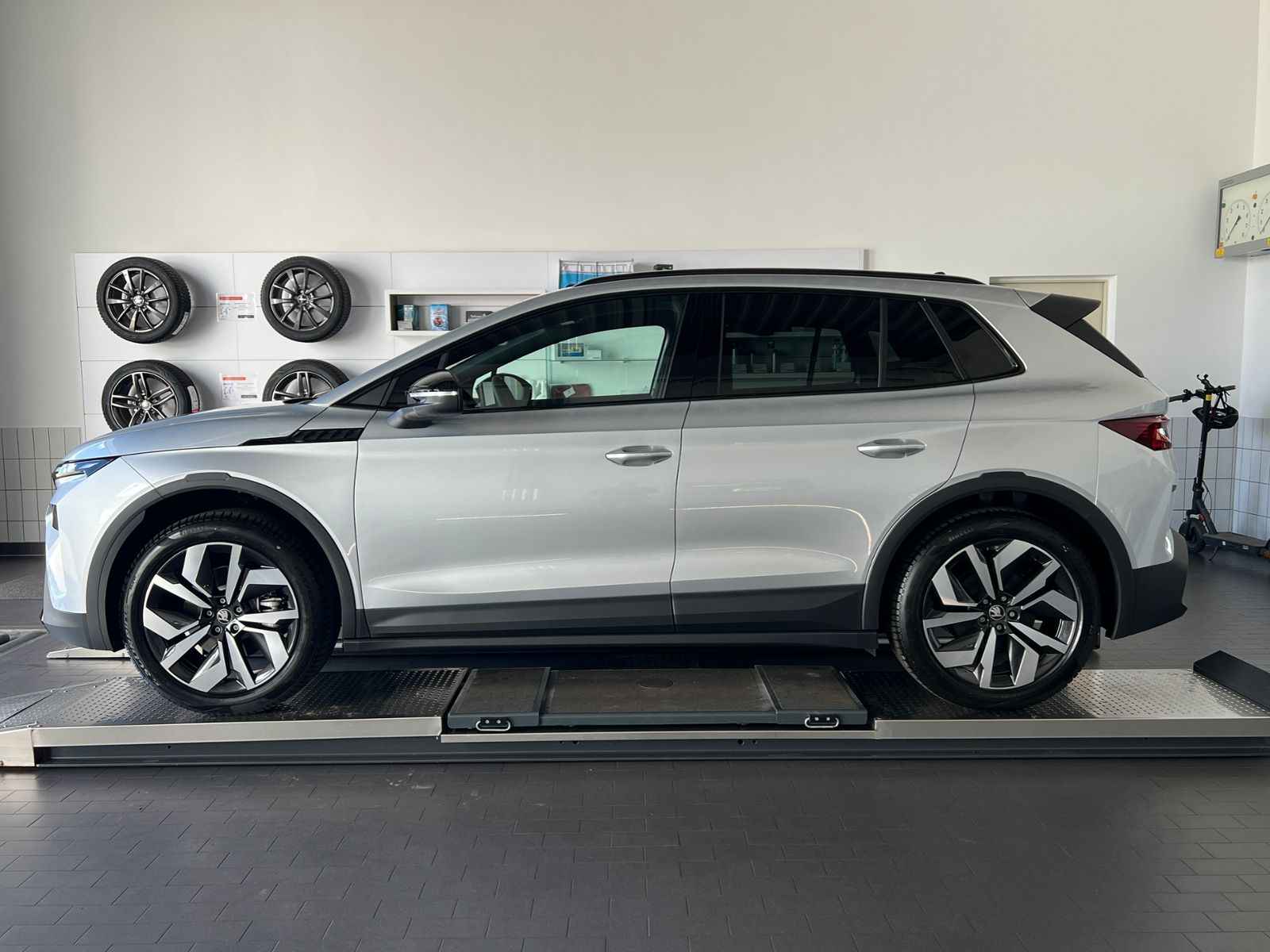 Fahrzeugabbildung SKODA Elroq 60 Sportline *AHK, Matrix-LED, Kamera*