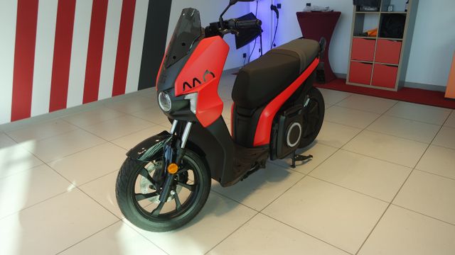 SEAT Mo eScooter Daring Red