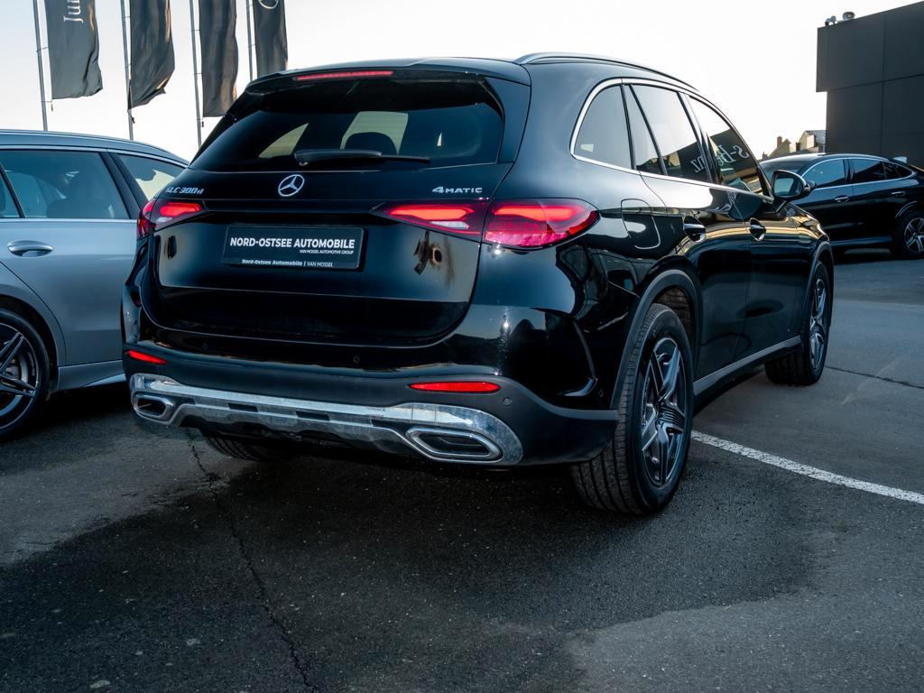 Mercedes-Benz GLC 300 d 4M AMG DISTRONIC AHK KEYLESS SHZ MBUX