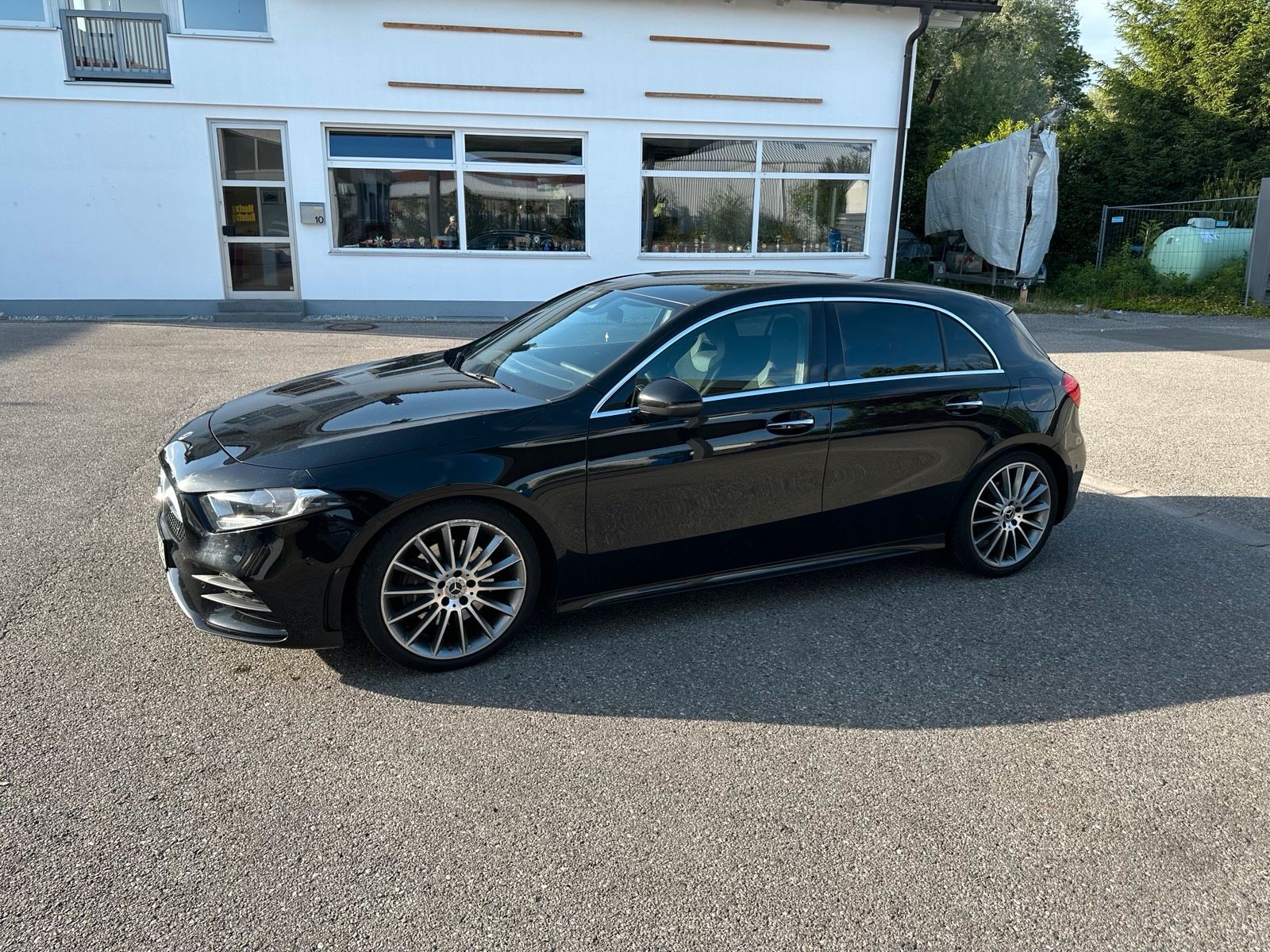 MERCEDES-BENZ Mercedes-Benz A 220 4MATIC mit neuen Somme...