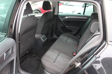 Volkswagen Golf - 12