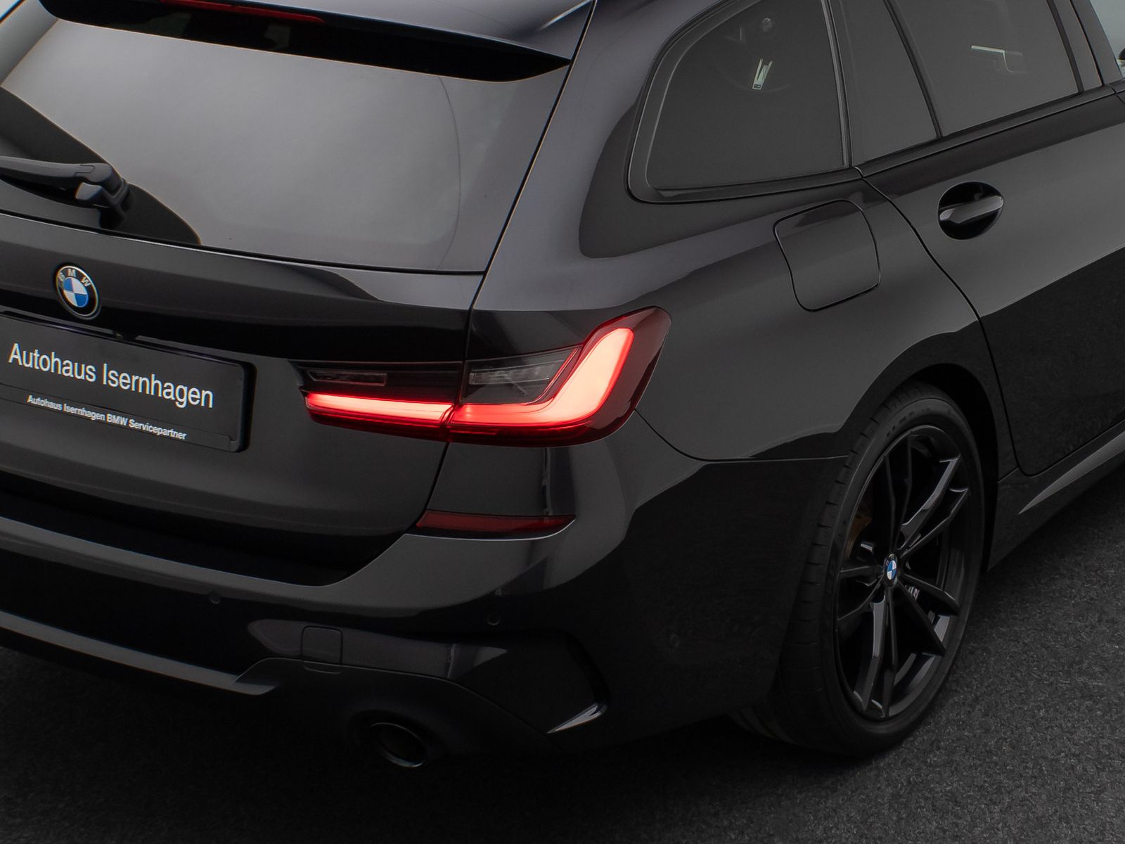 Fahrzeugabbildung BMW 320d xD M Sport Panorama Laser DAB AHK Alarm 19"