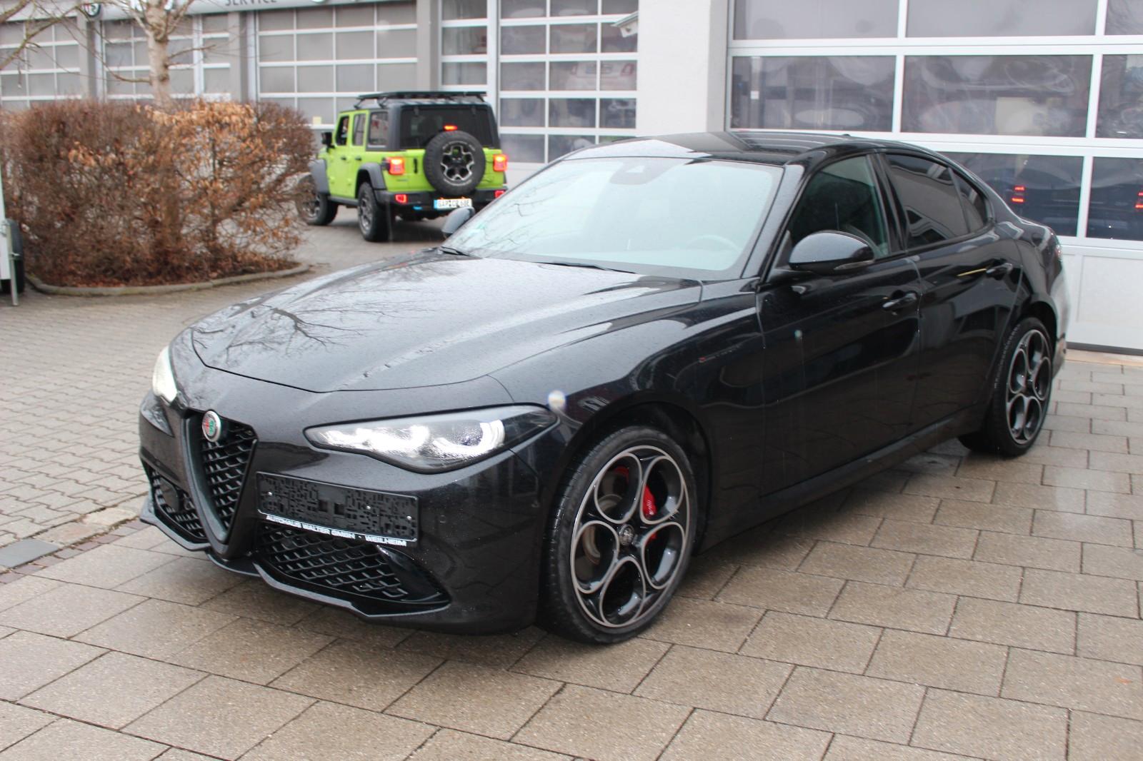 Alfa Romeo Giulia Competizione Q4 Matrix-LED