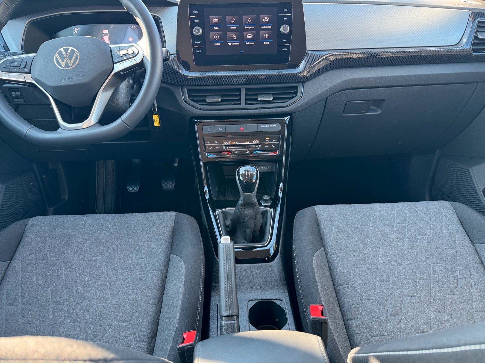 Fahrzeugabbildung Volkswagen T-Cross Life 1.0 TSI