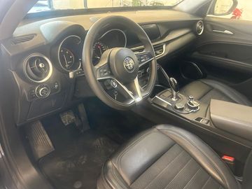Alfa-Romeo Stelvio - 10