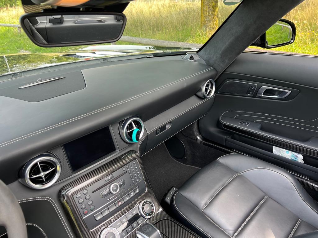 Mercedes-Benz SLS AMG