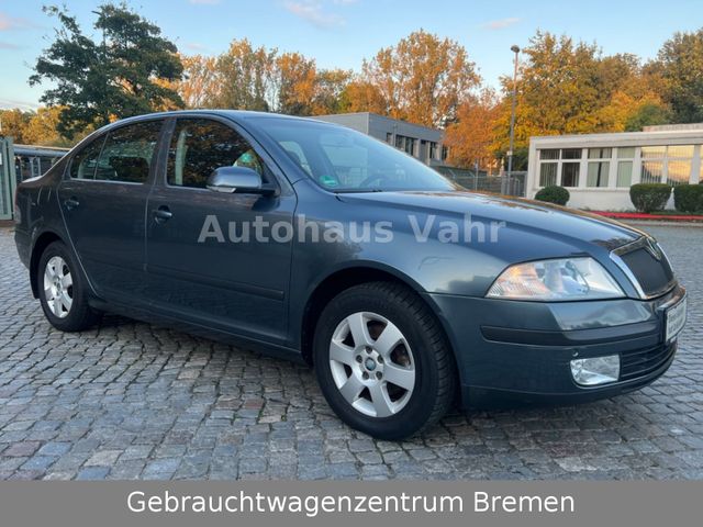 Skoda Octavia 1.6 Lim. Elegance *TÜV NEU*PDC*Navi*