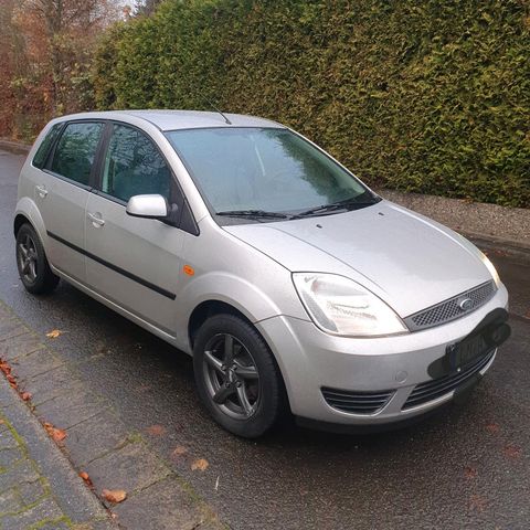 Ford Fiesta 1,3 L  Benzin 11/ 2026  Tüv