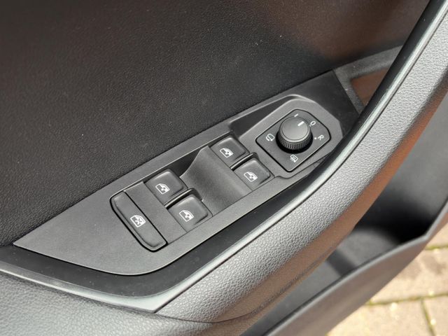 Skoda Karoq Style 1.5 TSI °LED°Navi°AHK°SHZ°RFK°PDC°