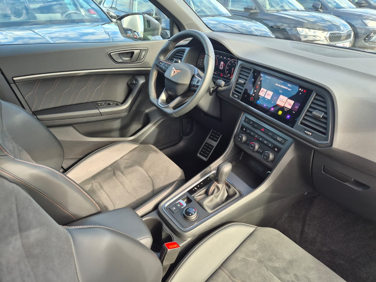 Fahrzeugabbildung CUPRA Ateca 1.5 TSI DSG PANO*DINAMICA*ACC*KAM*AHK*19"