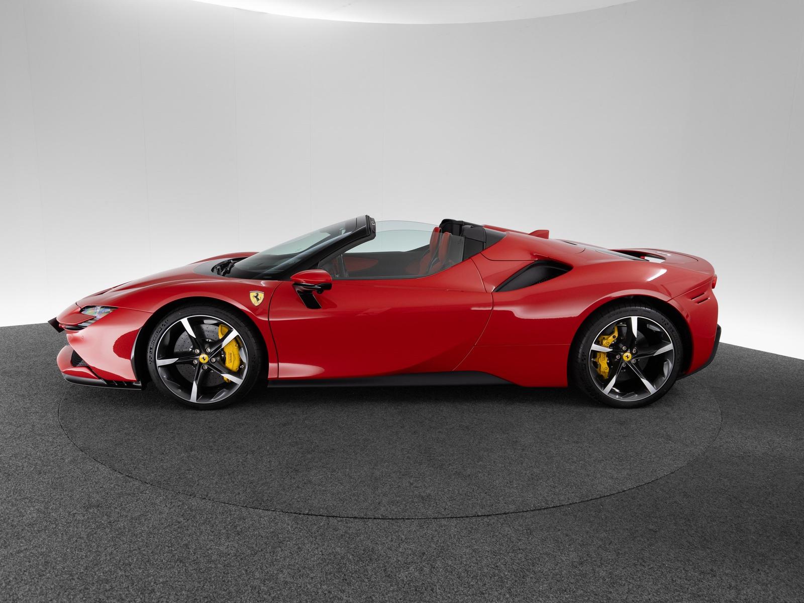 Ferrari SF90 Spider