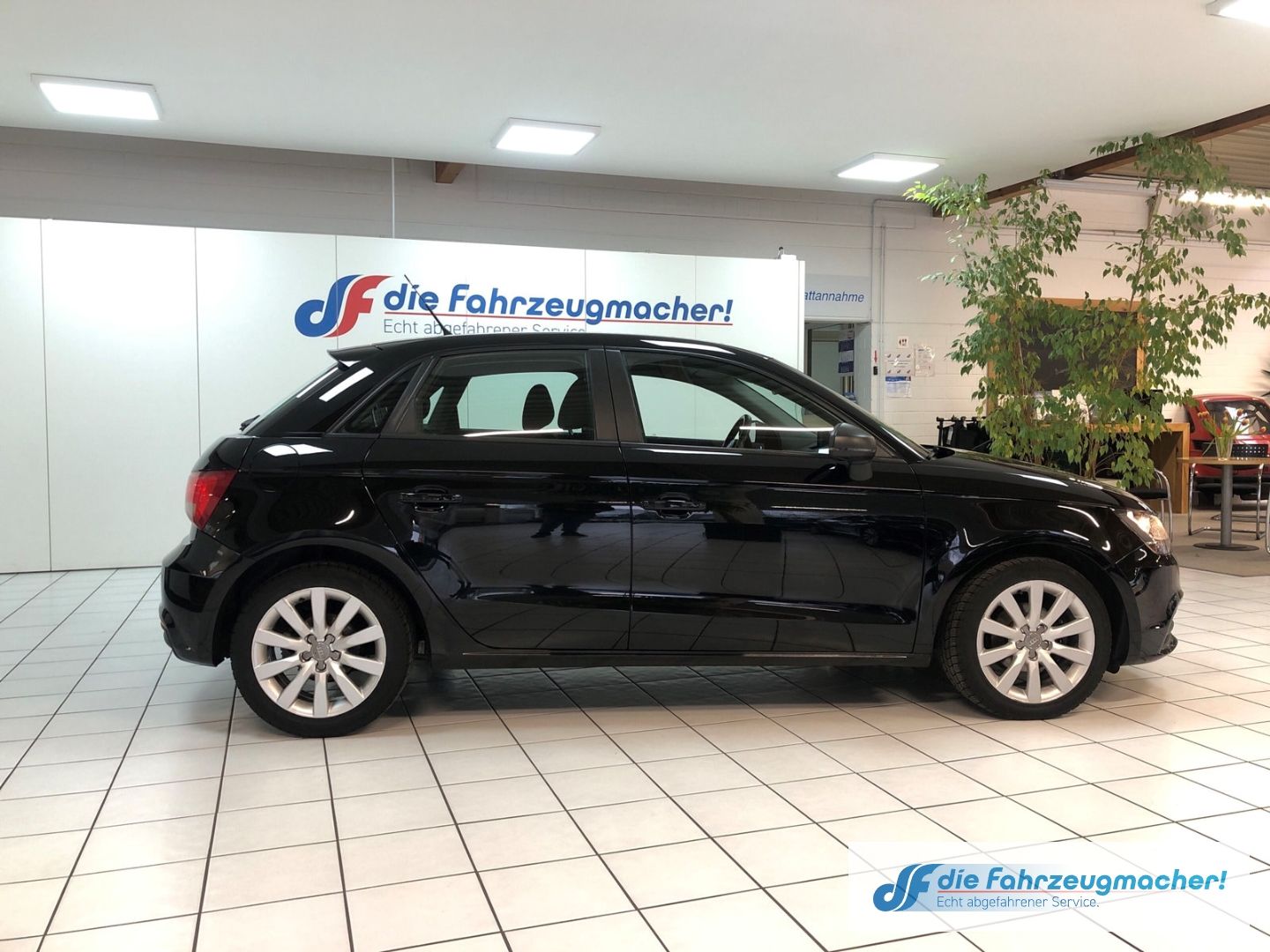 Fahrzeugabbildung Audi A1 Sportback Attraction 1.2TFSi Klimaautom SHZ P