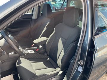 Fahrzeugabbildung SKODA Kamiq 1.0 TSI Ambition DSG Navi DAB Virtuell uvm