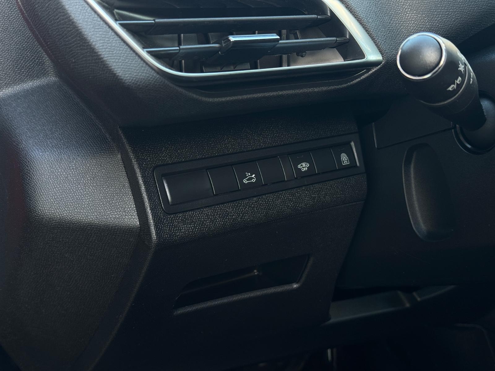 Peugeot 3008 KAMER-360°/LEDER/PANO/KeyLess/AHK+