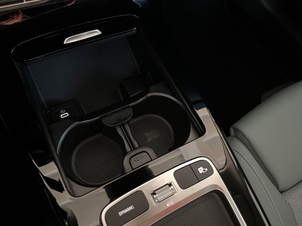 Fahrzeugabbildung Mercedes-Benz CLA 180 SB Progressive Navi LED Memory KAM DAB