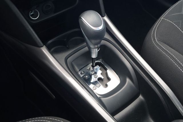 Peugeot 2008 Active Automatik Kamera Klimaautomatik