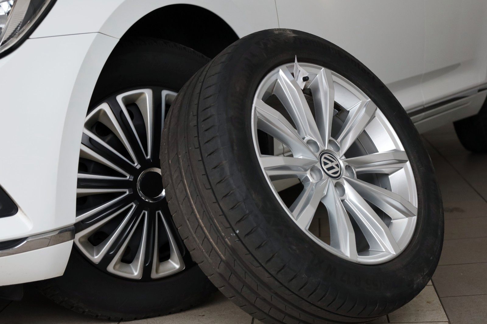 Fahrzeugabbildung Volkswagen Passat Variant Highline 4M,Navi,Kamer,ACC,AHK+WR