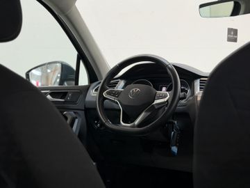 Volkswagen Tiguan - 12