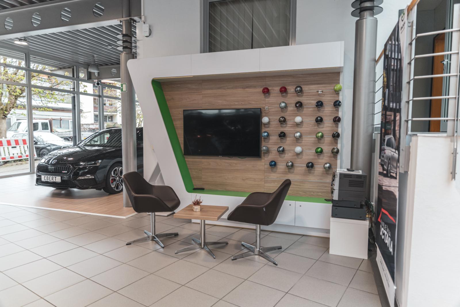 showroom-image-top