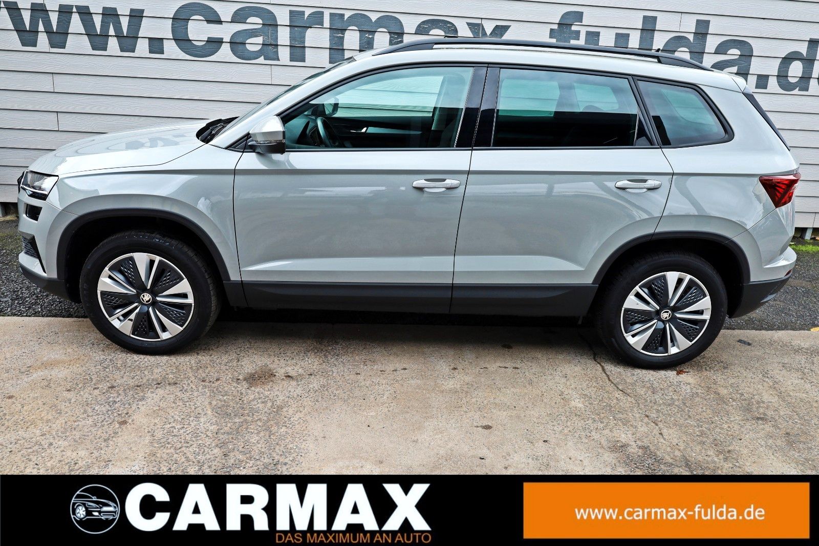 Fahrzeugabbildung SKODA Karoq Ambition,Navi,PDc,8 fach Alräder!