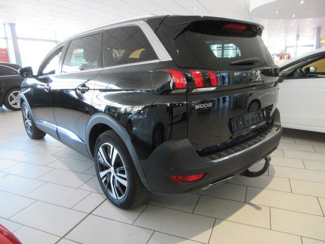 Fahrzeugabbildung Peugeot 5008 GT-LINE 1.2T LED/NAV/SHZ/PDC/360°/LEDER/AHK