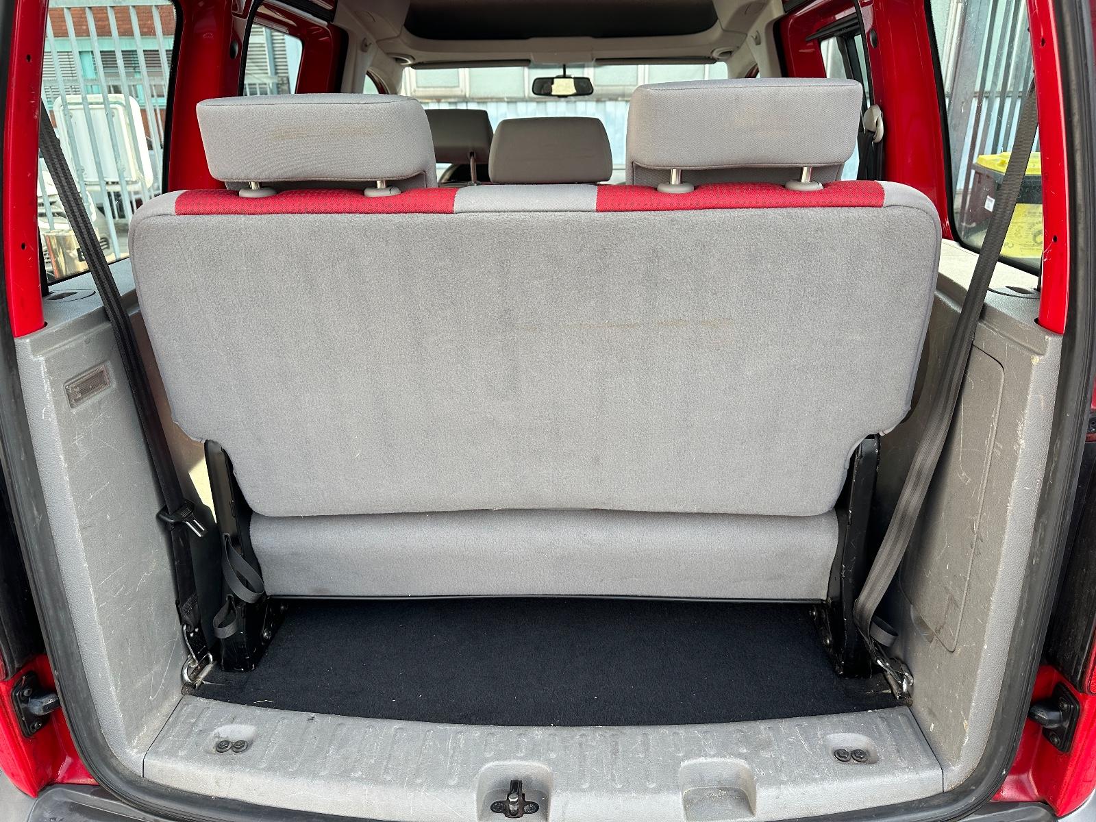 Volkswagen Caddy 1.4 Life Team Caddy 7-Sitze