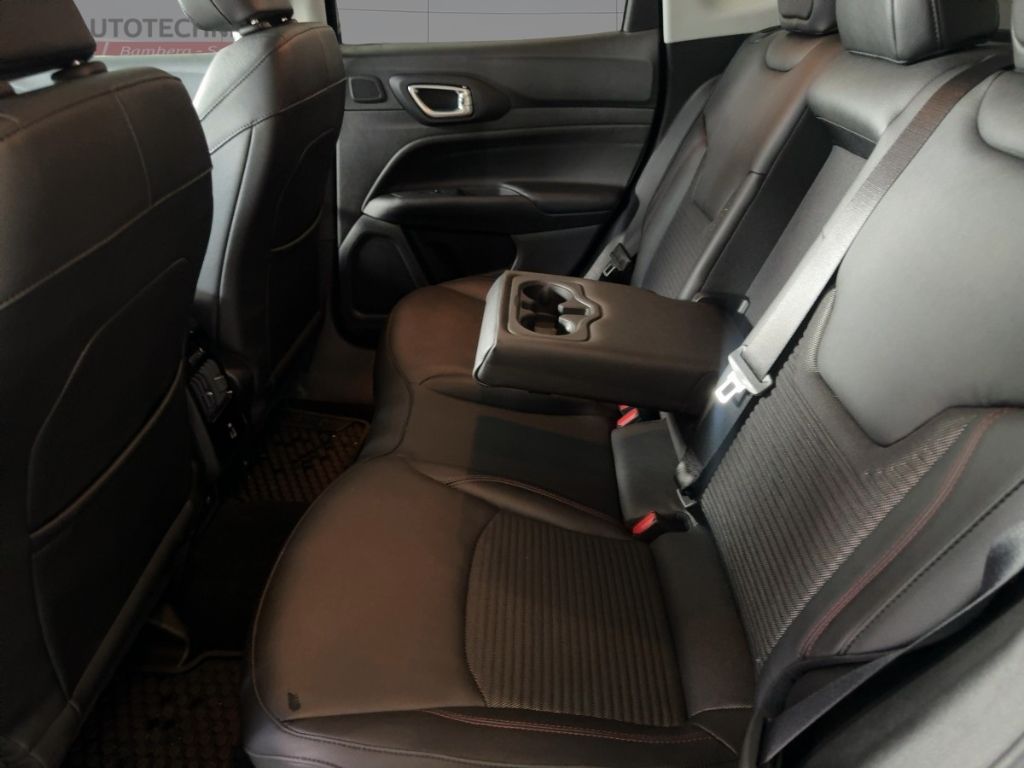 Fahrzeugabbildung Jeep Compass AUTOMATIK ALLWETTER  RÜCKFAHRK.