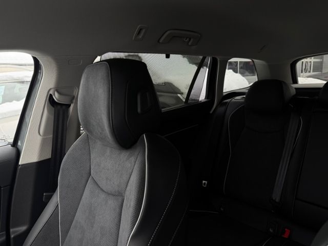 Fahrzeugabbildung Volkswagen Passat Business 1.5 eTSI DSG APP LED NAVI SHZG