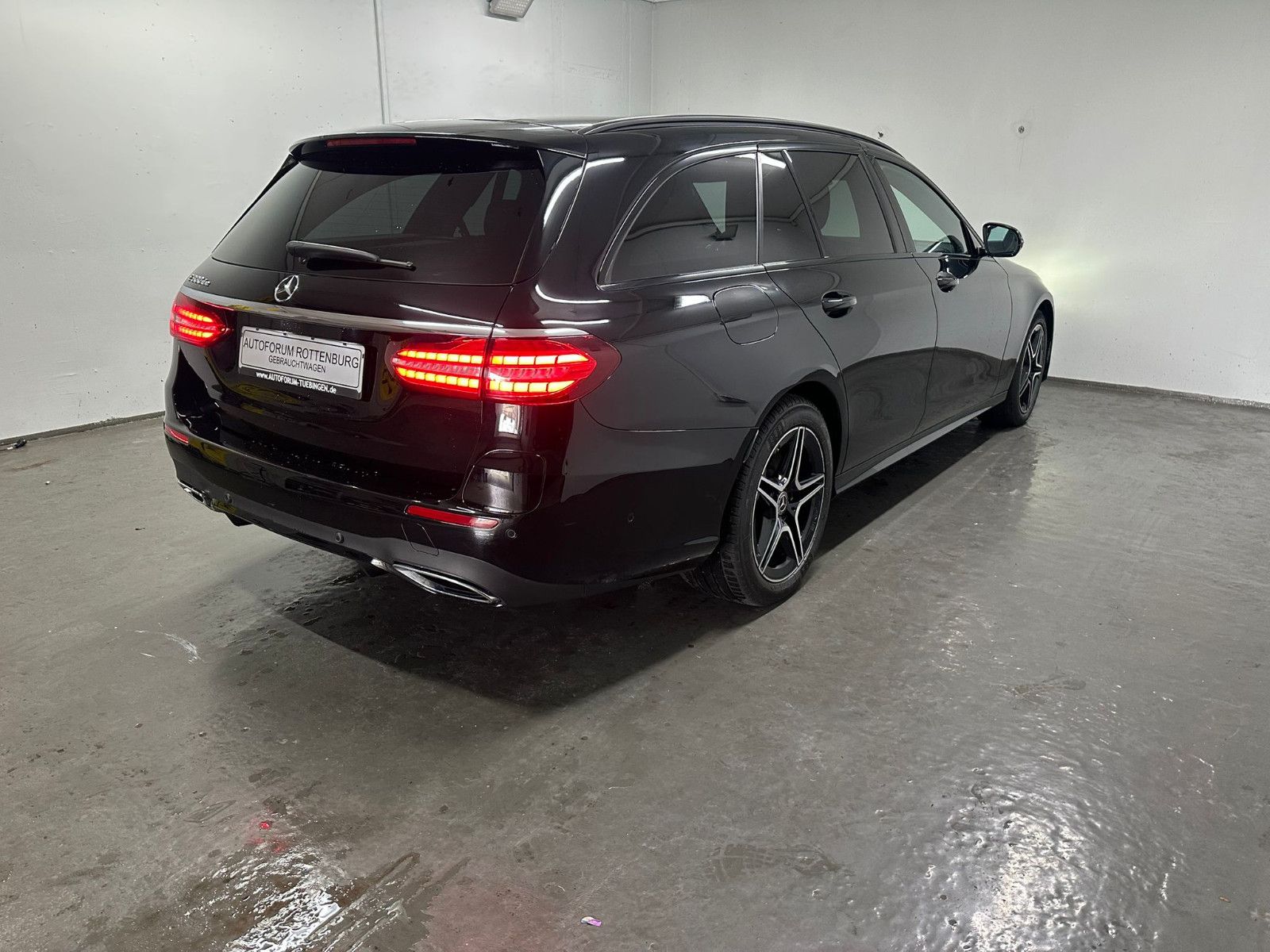 Fahrzeugabbildung Mercedes-Benz E 300 de T Autom. *AMG-LINE*DISTRO*PANORAMA*