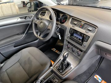 Volkswagen Golf VII 1.8 TSI ACT Advance *TEMPOMAT*PDC*KLIMA