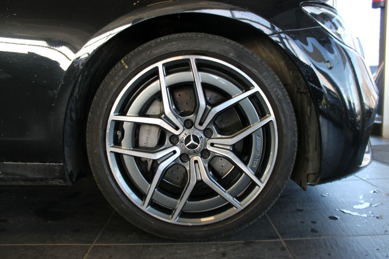 Mercedes-Benz E 300 d 4Matic T 9G-TRONIC AMG Line foto 8