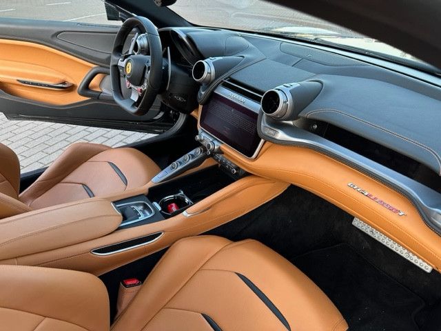 Fahrzeugabbildung Ferrari GTC4Lusso*Pass-Display*LIFT*PPF