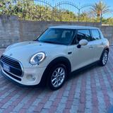 MINI Mini 1.5 Cooper D 116cv 5porte - mit Diesel-Antrieb: Beige, Kleinwagen